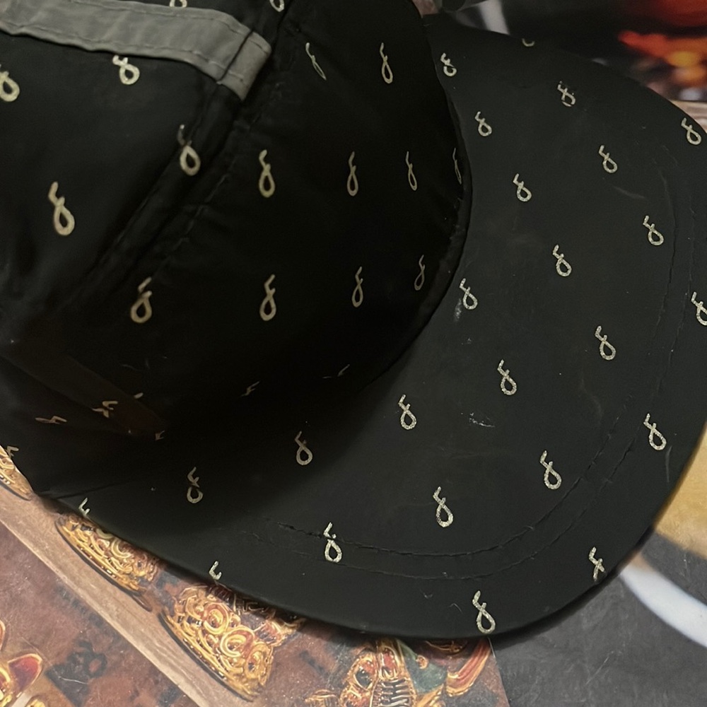 🧢 ⚫️ 🧢• Flat Fitty x Throwback Vibes • ⚫️🧢⚫️